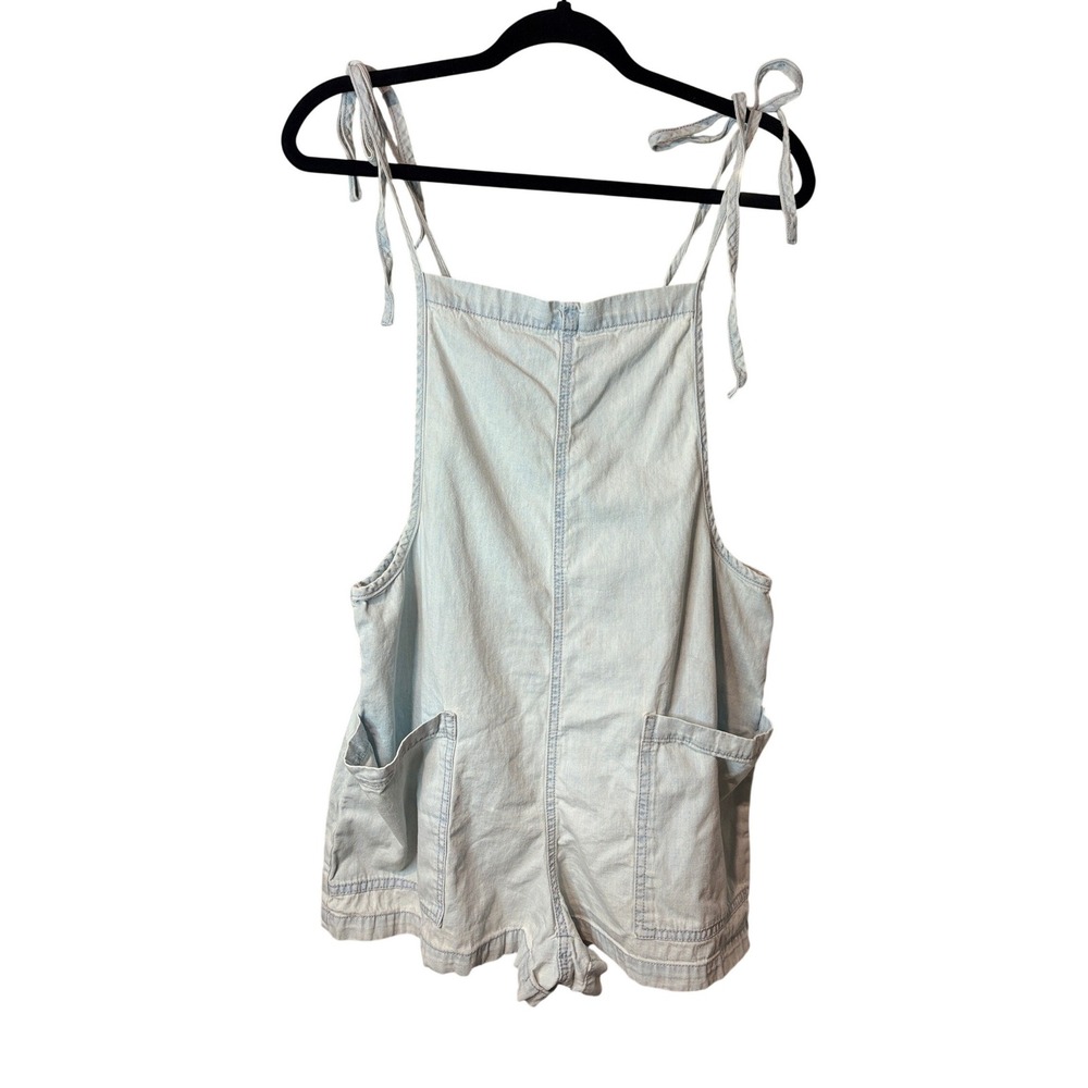 Vanilla Star Light Wash Denim Romper Overalls Blue Size Large Tie Straps Pockets